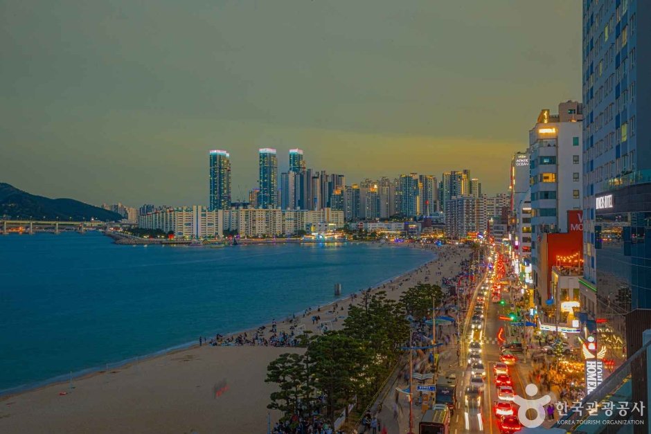 Gwangalli Beach and beachfront street at dusk