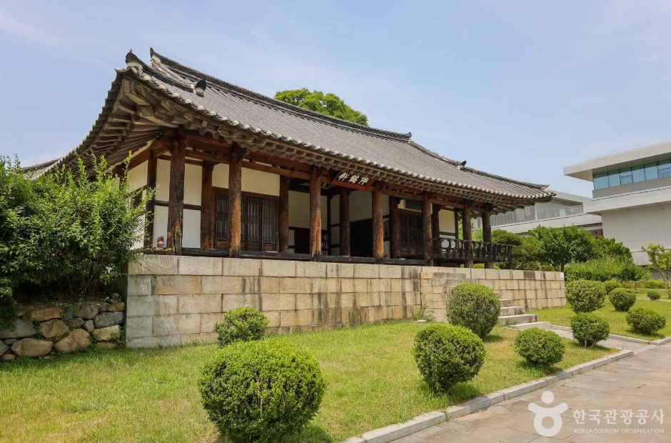 Ulsan Dongheon traditional Joseon magistrate courtyard in Ulsan Jung-gu